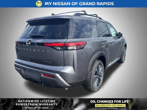 New 2026 Nissan Pathfinder Platinum w/ Cargo Package AWD/4WD image 5
