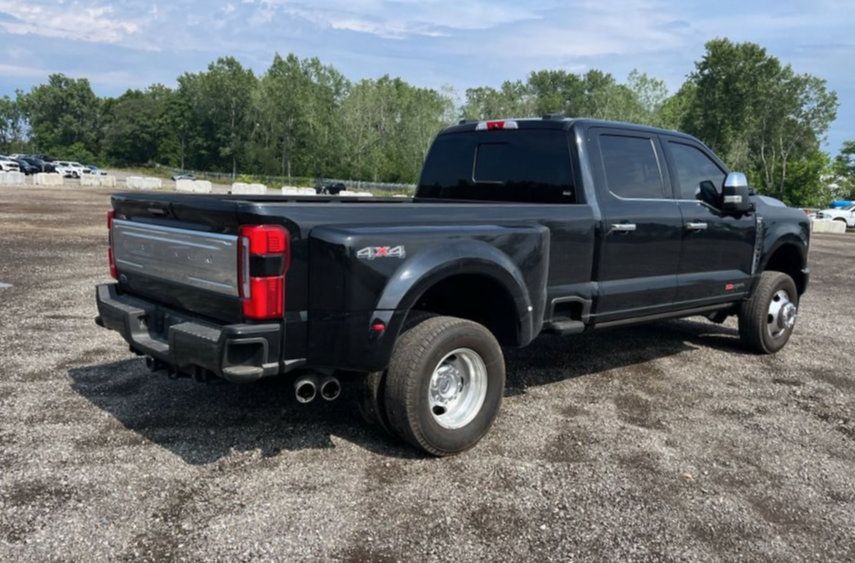 Used 2024 Ford F350 Platinum AWD/4WD image 7