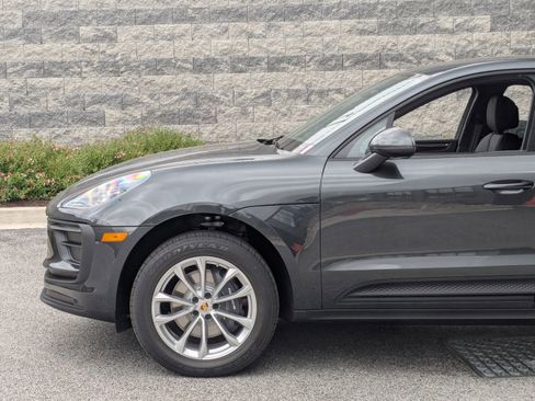 Certified 2026 Porsche Macan AWD/4WD image 12