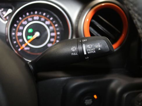 Used 2018 Jeep Wrangler Unlimited Sport S image 37