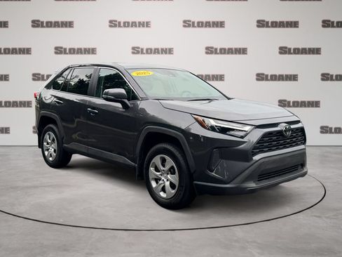 Used 2025 Toyota RAV4 LE AWD/4WD image 7