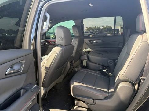 Used 2024 Chevrolet Traverse Z71 w/ Enhanced Driving Package AWD/4WD image 9