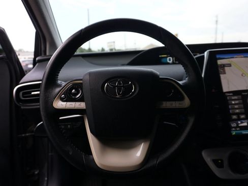 Used 2017 Toyota Prius Prime Advanced FWD image 29