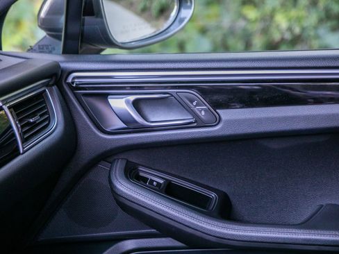 Used 2018 Porsche Macan Sport Edition image 29