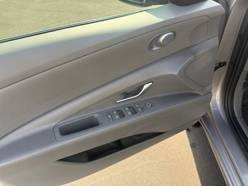 Used 2024 Hyundai Elantra SEL image 11