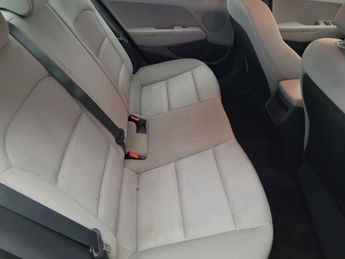 Used 2017 Hyundai Elantra SE w/ Cargo Package image 19