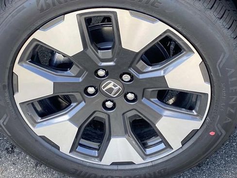 New 2026 Honda Pilot Touring image 6