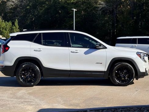 Used 2022 GMC Terrain AT4 w/ Infotainment Package II image 12