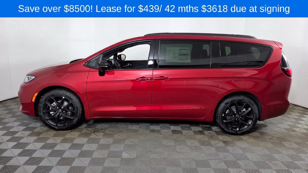 New 2026 Chrysler Pacifica Select w/ S Appearance Package FWD image 4