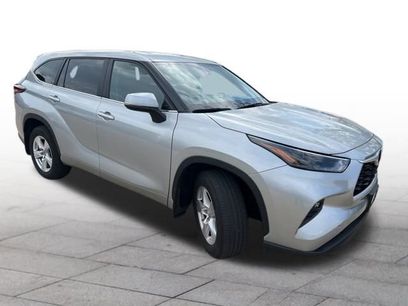 Used 2024 Toyota Highlander LE
