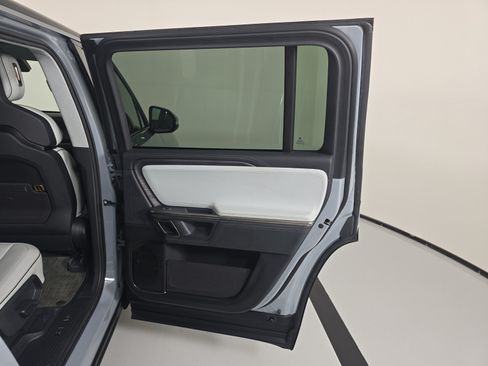 Used 2024 Rivian R1S Adventure AWD/4WD image 19