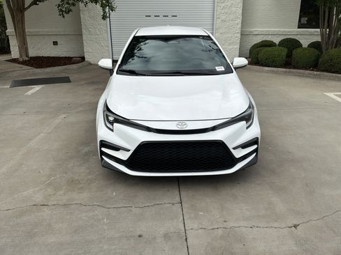 Used 2024 Toyota Corolla SE FWD image 3