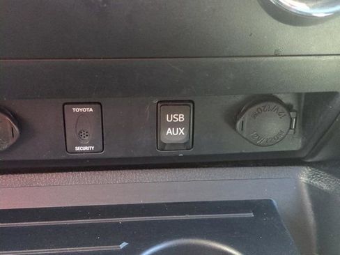 Used 2018 Toyota Tundra Platinum image 21