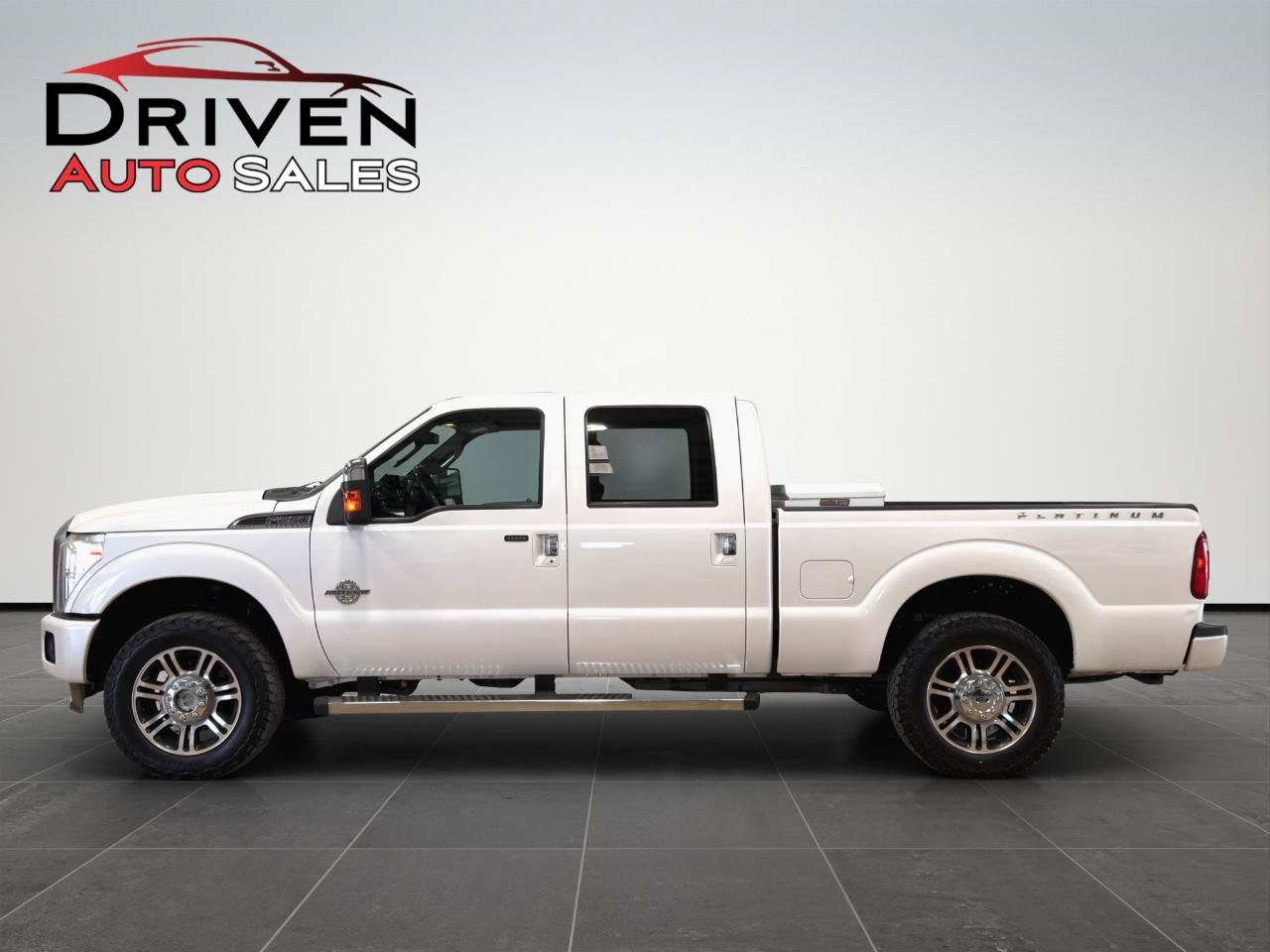 Used 2015 Ford F250 Platinum w/ FX4 Off-Road Package AWD/4WD image 2