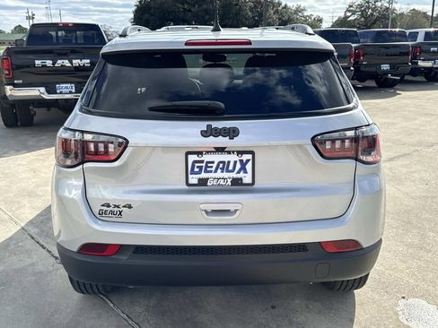 New 2026 Jeep Compass Latitude image 11
