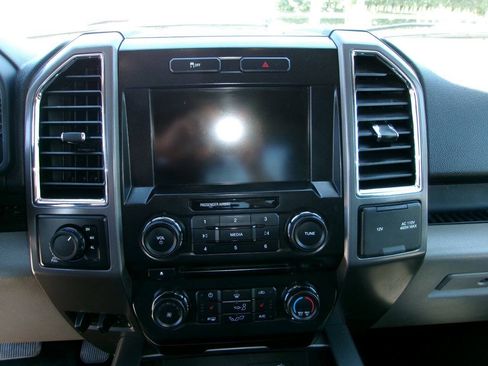 Used 2015 Ford F150 XLT w/ Equipment Group 302A Luxury AWD/4WD image 9