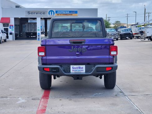 New 2026 Jeep Gladiator Sport AWD/4WD image 8