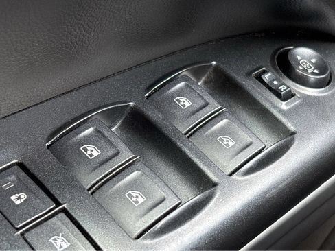 Used 2018 Chevrolet Colorado ZR2 w/ ZR2 Midnight Special Edition AWD/4WD image 27