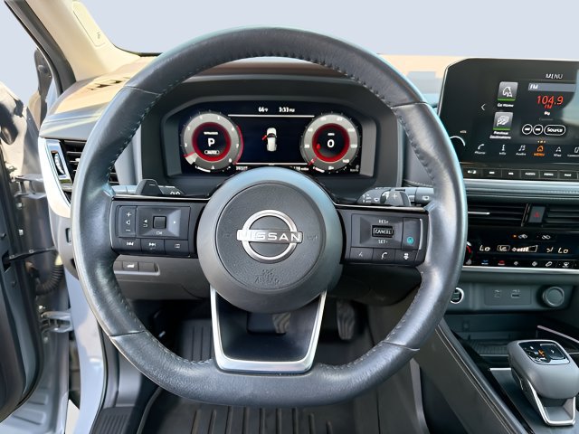 Used 2022 Nissan Rogue Platinum w/ Head-Up Display Package AWD/4WD image 12