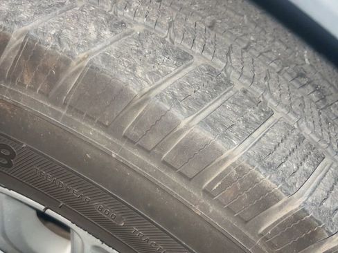 Used 2020 Ford Explorer 2WD image 2