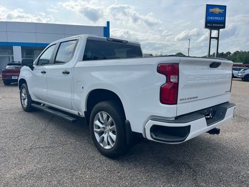 Used 2020 Chevrolet Silverado 1500 Custom w/ Custom Value Package image 3