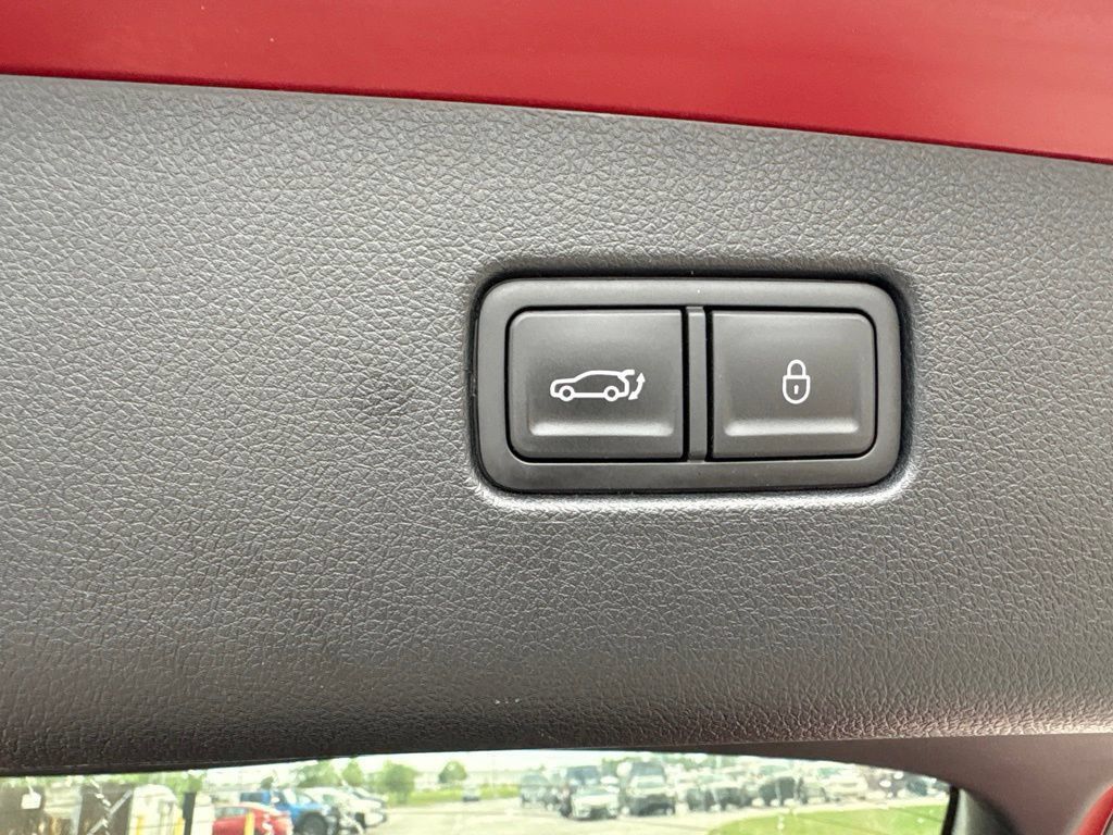 Used 2025 Genesis GV70 2.5T AWD/4WD image 21