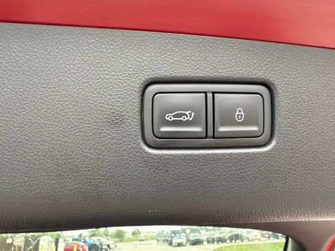 Used 2025 Genesis GV70 2.5T AWD/4WD image 21