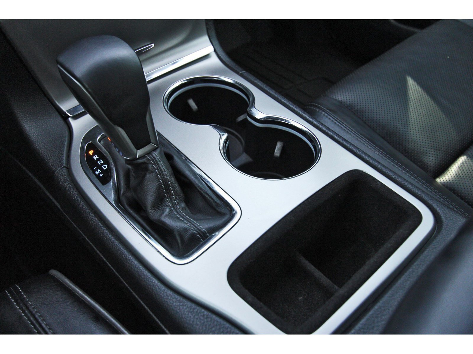 Used 2019 Jeep Grand Cherokee Overland RWD image 29