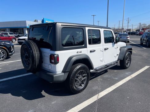 Used 2024 Jeep Wrangler Sport image 15