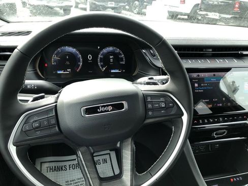 New 2026 Jeep Grand Cherokee Limited AWD/4WD image 24