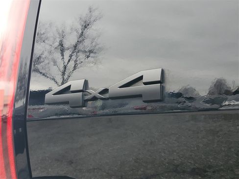 Used 2024 Toyota Tundra Limited image 9