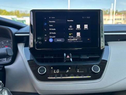 Used 2024 Toyota Corolla LE image 18