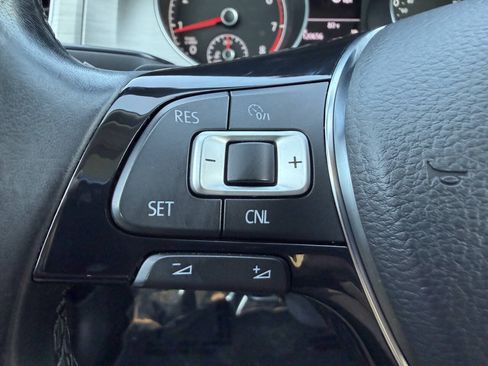 Used 2016 Volkswagen Golf S FWD image 20