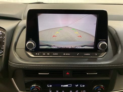 Used 2024 Nissan Rogue SV image 16