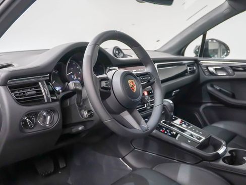 Used 2026 Porsche Macan AWD/4WD image 46