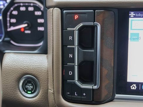 Used 2021 GMC Yukon Denali w/ Denali Premium Package image 35