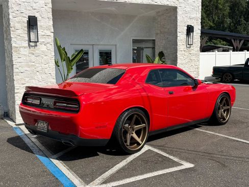 Used 2018 Dodge Challenger SXT RWD image 18