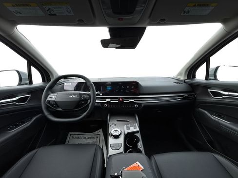 New 2026 Kia Sportage EX image 9