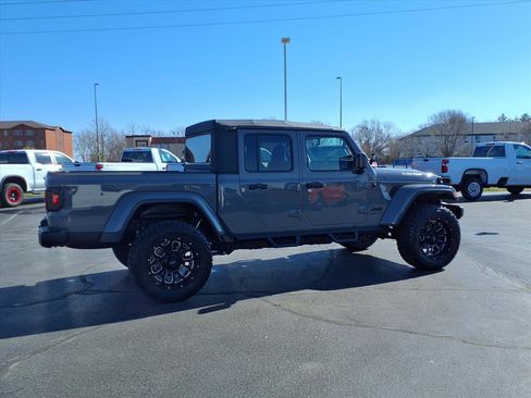 Used 2022 Jeep Gladiator Willys image 31