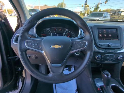 Used 2021 Chevrolet Equinox LT image 11