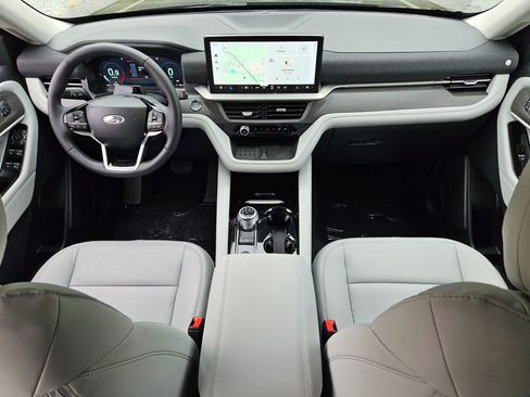 New 2025 Ford Explorer Platinum w/ LUX Leather Package image 6