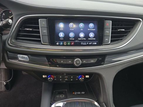 Used 2024 Buick Enclave Premium image 15