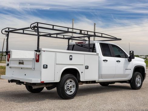 Used 2023 Chevrolet Silverado 2500 W/T w/ WT Convenience Package image 7