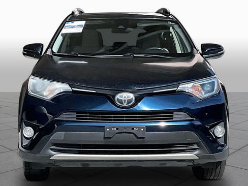 Used 2018 Toyota RAV4 XLE FWD image 4
