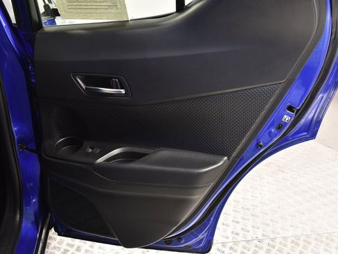 Used 2020 Toyota C-HR LE image 30