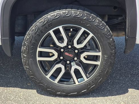 Certified 2023 GMC Sierra 1500 AT4 w/ Technology Package AWD/4WD image 28