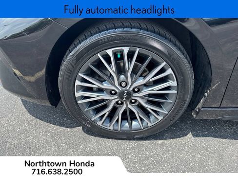 Used 2023 Kia Forte GT-Line w/ GT-Line Premium Package FWD image 11