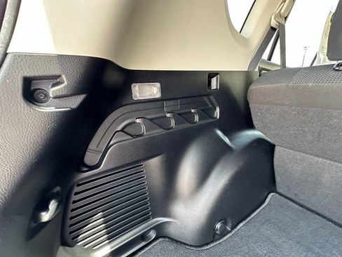 Used 2018 Toyota RAV4 XLE FWD image 27