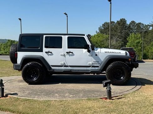 Used 2017 Jeep Wrangler Unlimited Sport AWD/4WD image 8