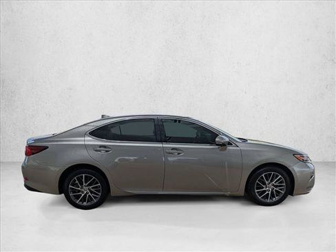 Used 2018 Lexus ES 350 w/ Luxury Package w/Wood Trim FWD image 4